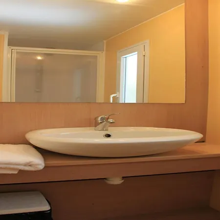 Fantastic Bungalow Equipped For 6 People Καλέλα