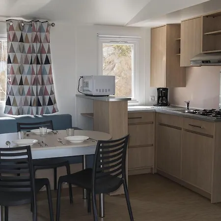 Fantastic Bungalow Equipped For 6 People